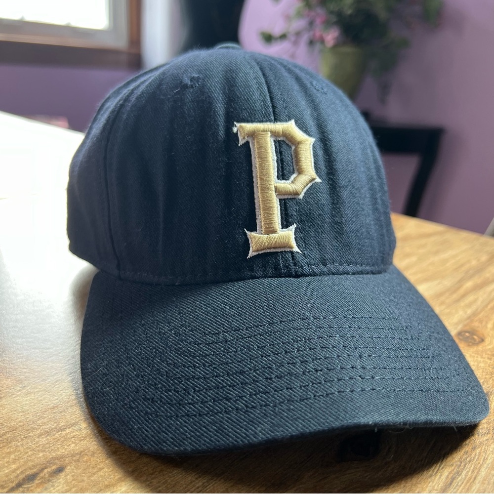 Vintage University of Pittsburgh PITT Panthers - Navy/Gold 'P' Logo Hat
